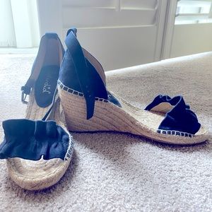 Splendid Navy Ruffle Wedges